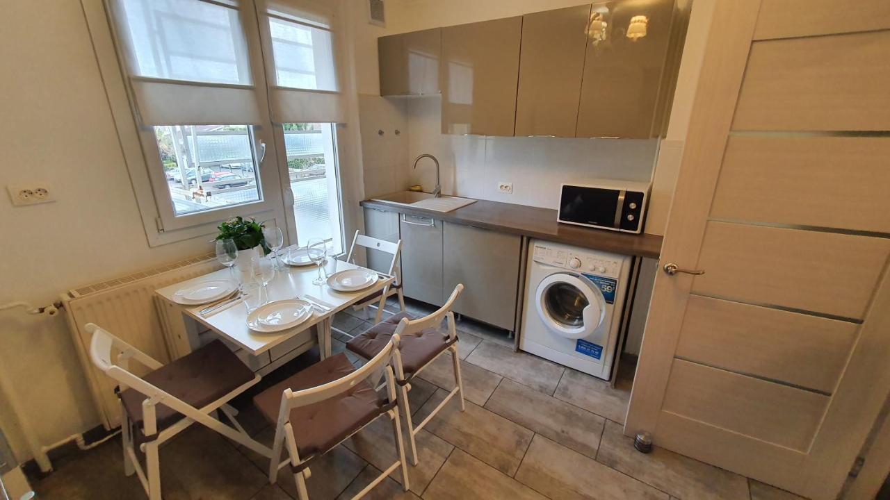 Appartement Avec Parking Gratuit Proche De Village De Marque Bourgoin-Jallieu Exterior foto